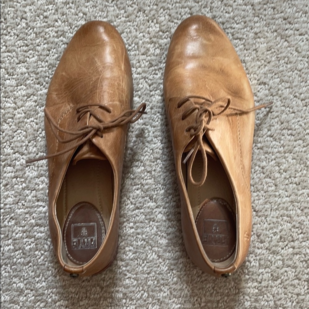 Frye Oxford